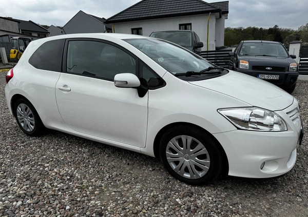 Toyota Auris cena 27050 przebieg: 121500, rok produkcji 2010 z Suwałki małe 154